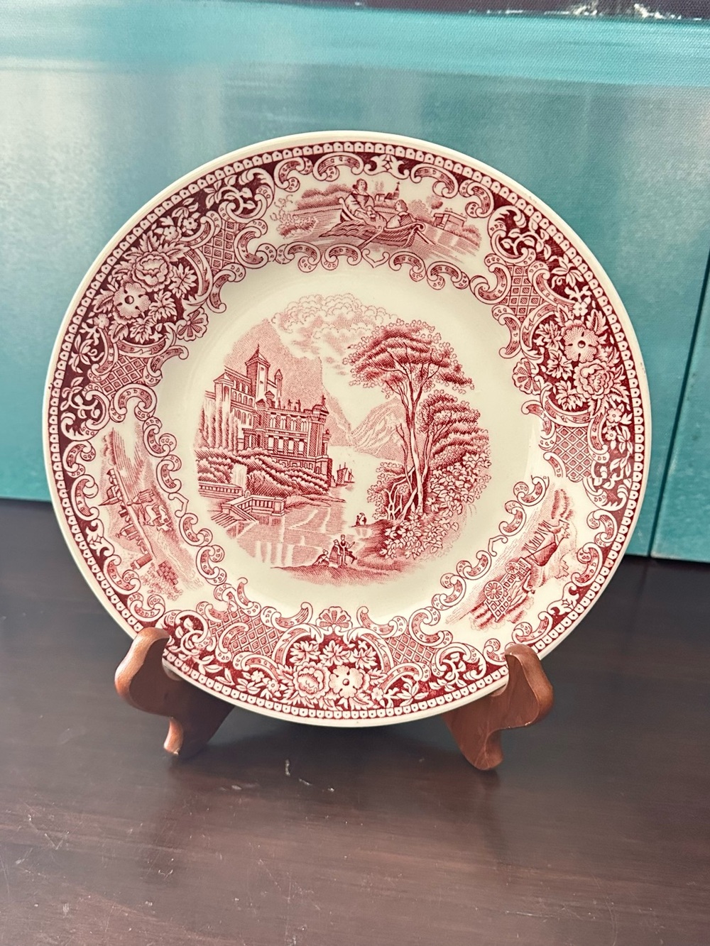 Red Vintage-Inspired Scenic decoration Plate